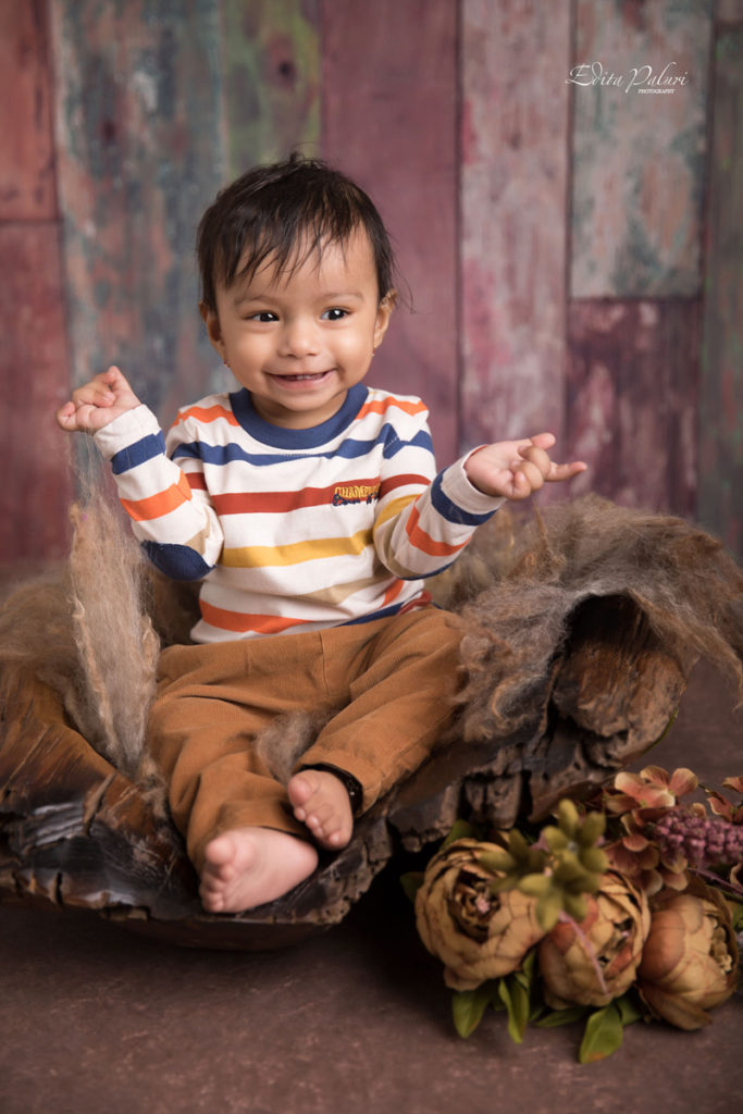 10 months baby boy pictures happy time at studio in Pune