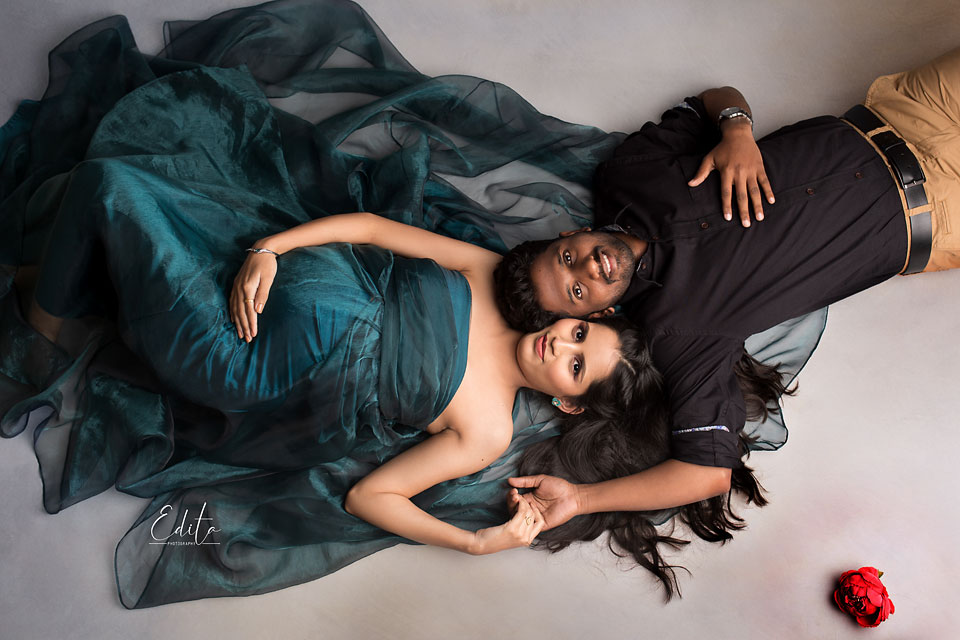 Couple aerial maternity photo in Pune