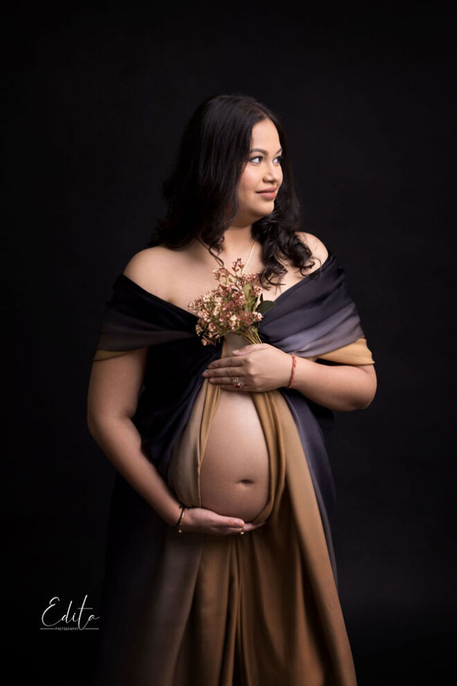 Belly photo pregnancy photographer in Pune