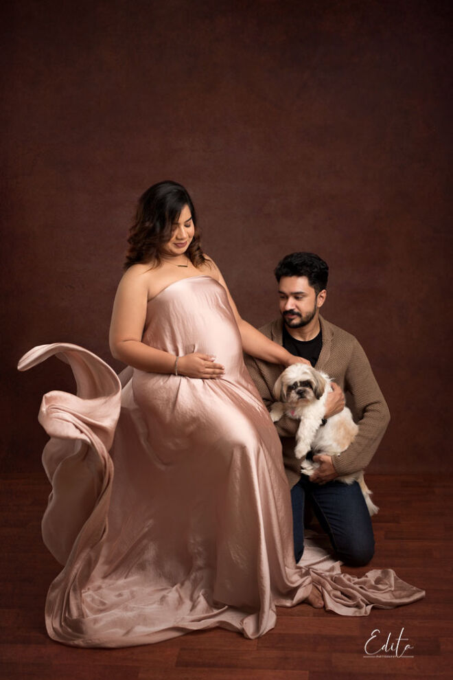 Maternity photography in Pune with pet dog