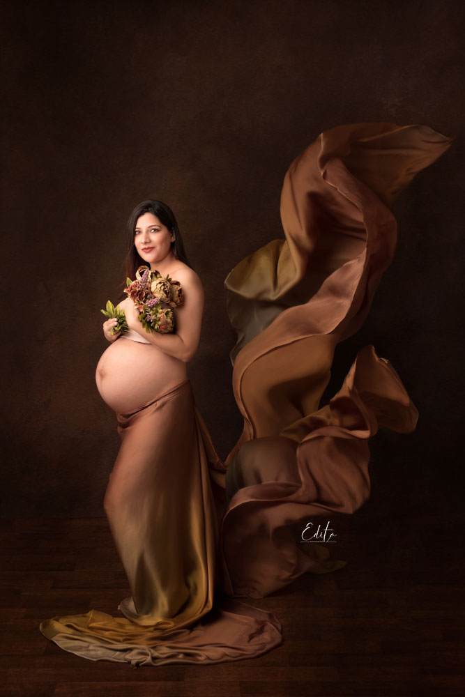 Fabric tossing maternity & pregnancy belly photo fine art by Edita photography Pune