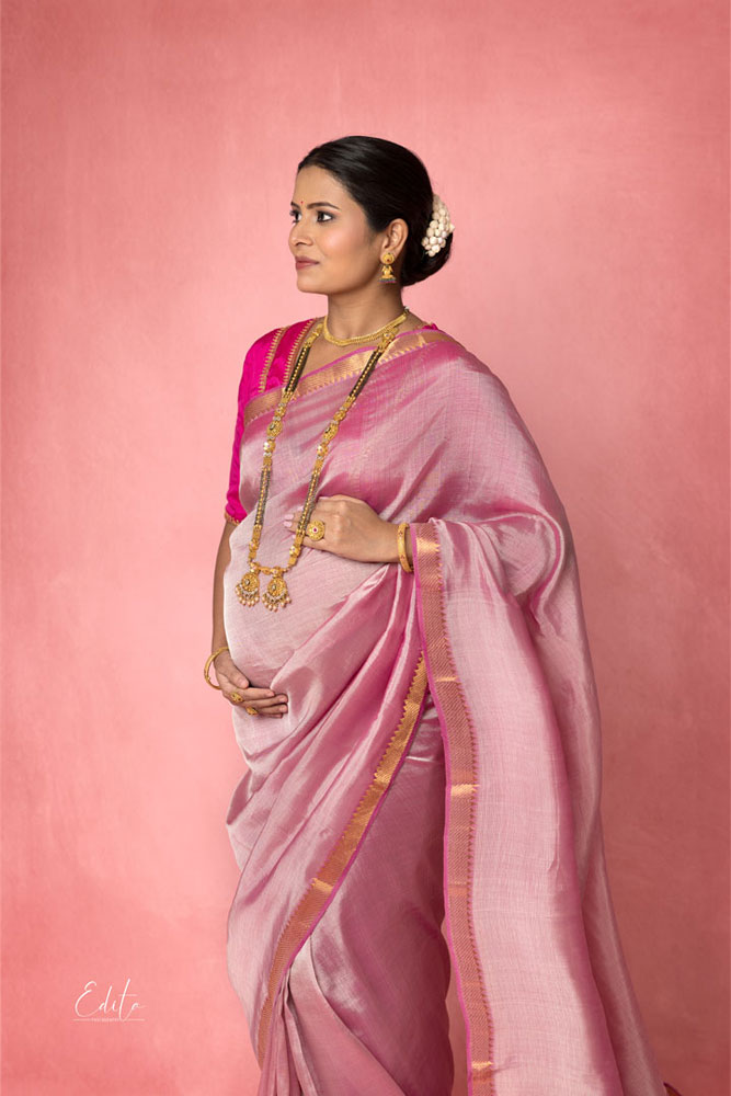 Maternity photographer in Pune, indian traditional saree