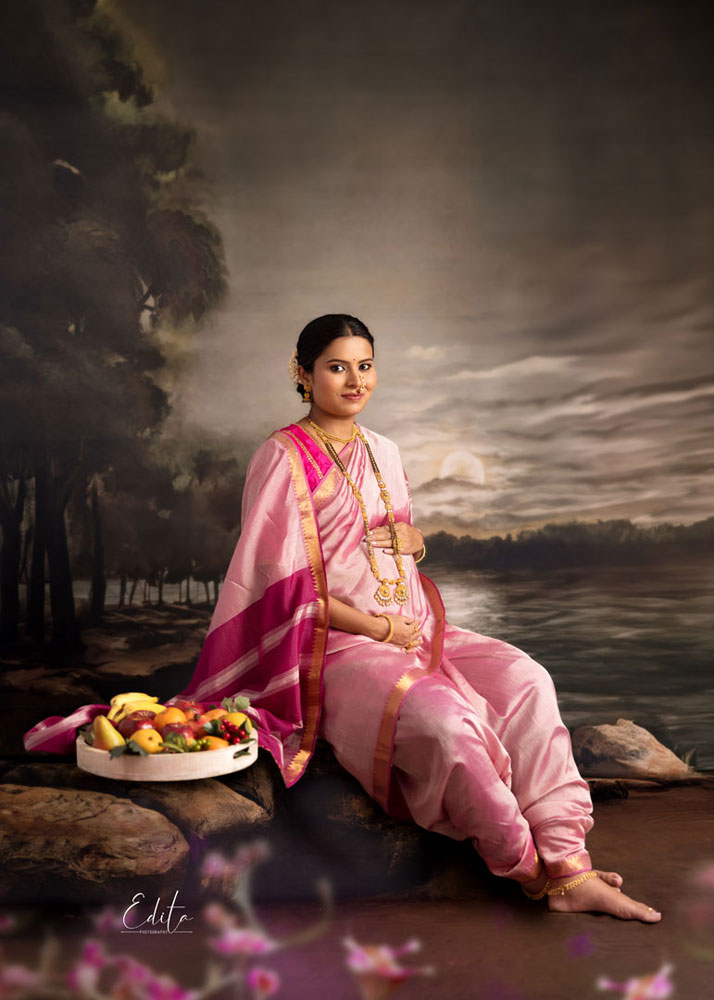 Traditional indian saree maternity photogrpahy in Pune