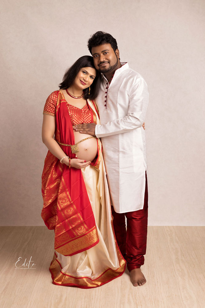 Pregnancy photo shoot in saree in Pune